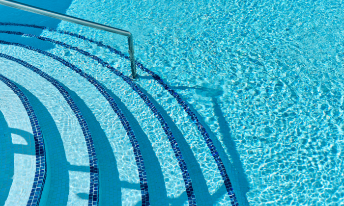 Pool stairs