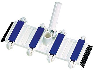 Vacuum cleaner for concrete swimming pools with side brushes