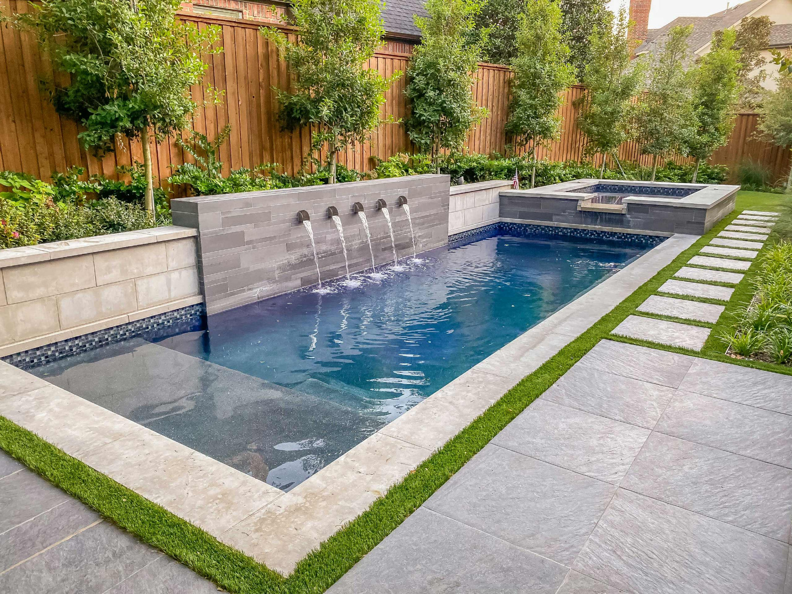 The top 5 most popular swimming pool designs for your backyard